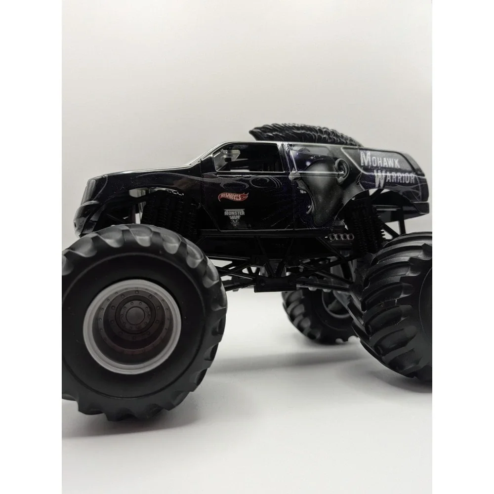 Monster Jam Mohawk Warrior Diecast Monster Truck Large 1:24 Purple Black Metal
